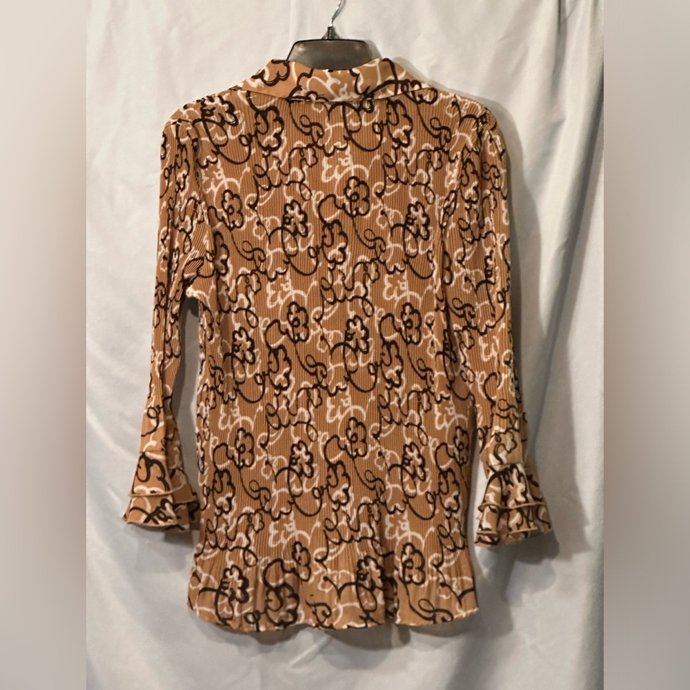 NWOT Essentials by Milano large women’s 3/4 length handkerchief sleeves pleated - Picture 3 of 4